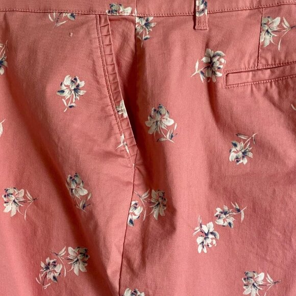 Lane Bryant Pink Floral Shorts with 5 inch inseam Women's Size 24 - Picture 3 of 8